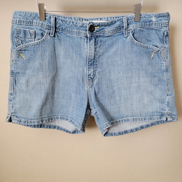 Levi Strauss Signature Vintage Denim Jean Shorts - Picture 2 of 16